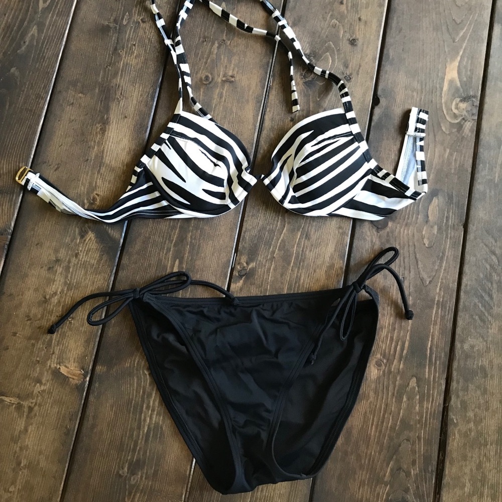 VS black & white bikini